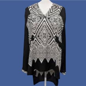 Chico’s Black and White Sophisticated Geometric Women's Blouse 
 V Neck Size  XL